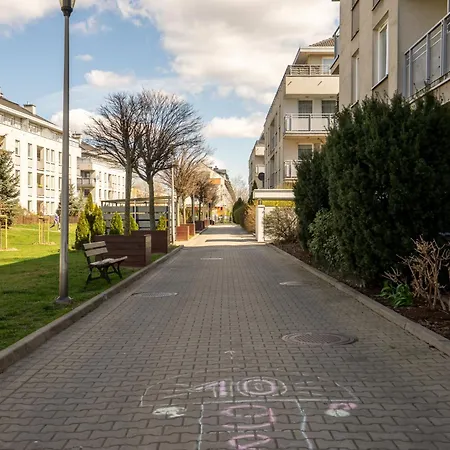 Sapphire Sky Deluxe By Bookinghost * Varşova