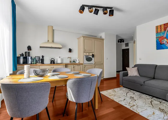 Sapphire Sky Deluxe By Bookinghost *