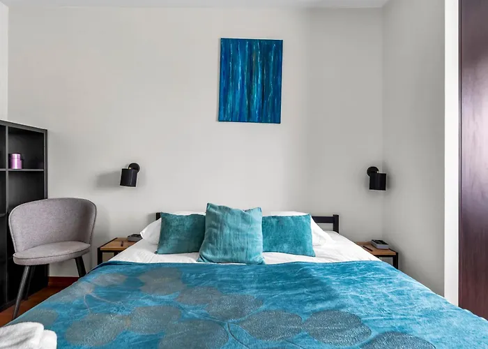 Sapphire Sky Deluxe By Bookinghost Daire