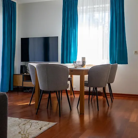 Sapphire Sky Deluxe Warsaw