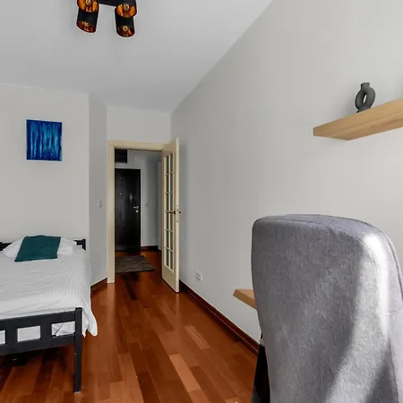 Sapphire Sky Deluxe Apartment Warsaw