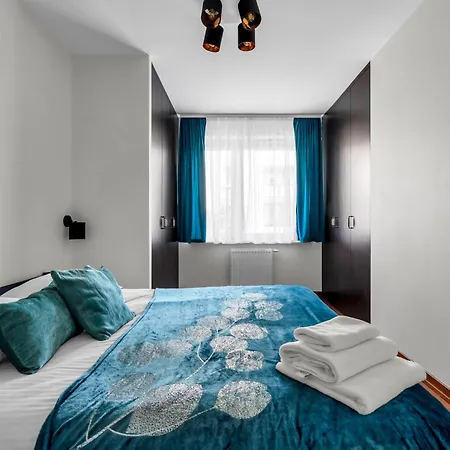 Apartment Sapphire Sky Deluxe Warsaw