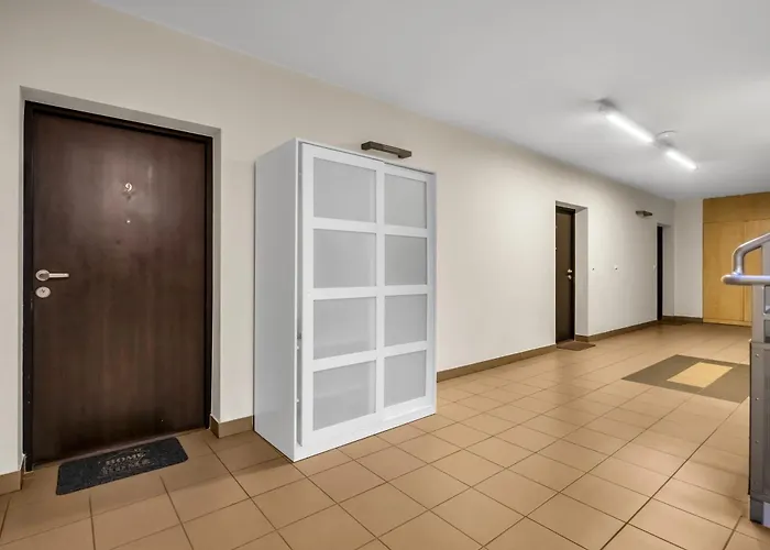 Sapphire Sky Deluxe By Bookinghost