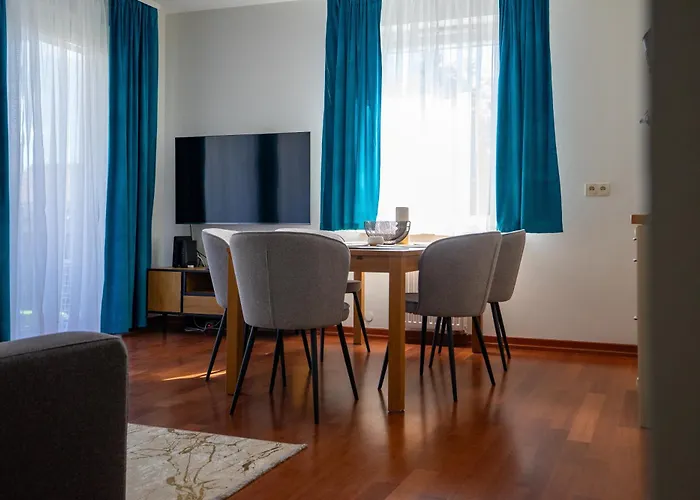 Sapphire Sky Deluxe By Bookinghost Varsavia