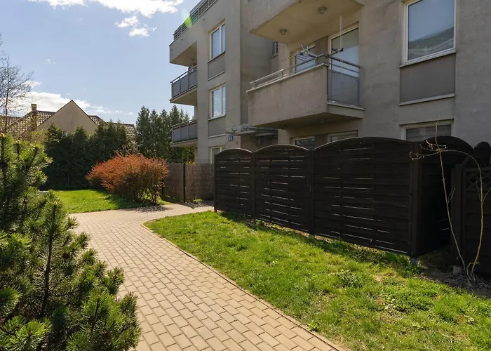 Sapphire Sky Deluxe By Bookinghost