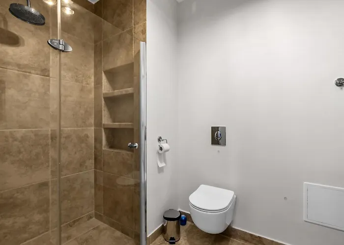 Sapphire Sky Deluxe By Bookinghost * Varsavia