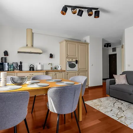 Sapphire Sky Deluxe By Bookinghost *