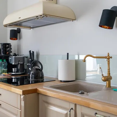 Sapphire Sky Deluxe By Bookinghost *