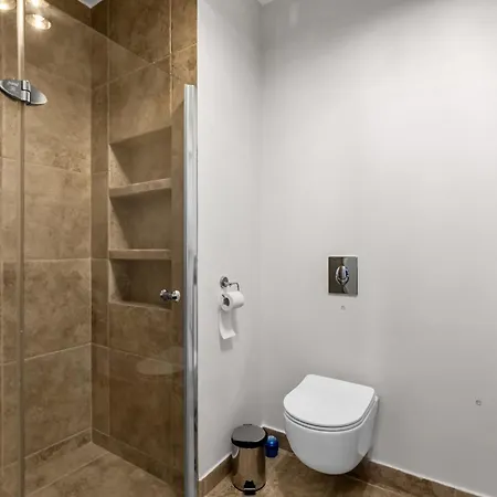 Sapphire Sky Deluxe By Bookinghost * Varsóvia